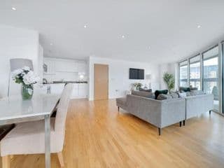 SkyCity Modern 2Bed 2Bath Penthouse Apartment - Photo 6