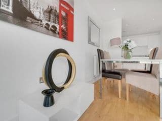 SkyCity Modern 2Bed 2Bath Penthouse Apartment - Photo 9