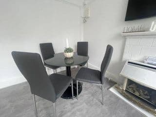 Lovable 2 Bedroom Flat On Tower Bridge - Photo 2