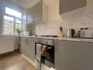 Lovable 2 Bedroom Flat On Tower Bridge - Photo 16