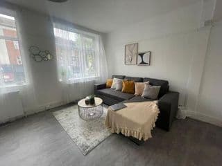 Lovable 2 Bedroom Flat On Tower Bridge - Photo 17