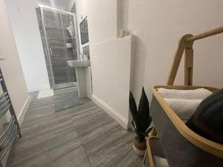 Lovable 2 Bedroom Flat On Tower Bridge - Photo 18
