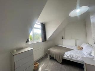 Lovable 2 Bedroom Flat On Tower Bridge - Photo 3