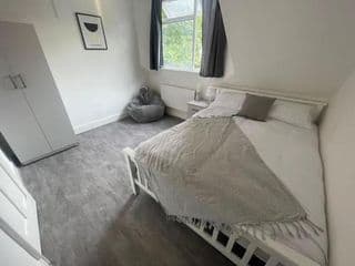 Lovable 2 Bedroom Flat On Tower Bridge - Photo 5