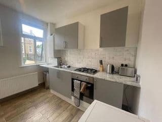 Lovable 2 Bedroom Flat On Tower Bridge - Photo 8