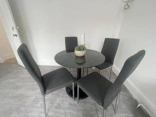 Lovable 2 Bedroom Flat On Tower Bridge - Photo 9