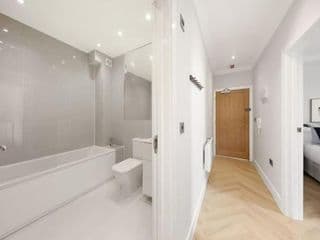 Pleasing 2bed flat 10min to Wimbledon tennis court - Photo 2