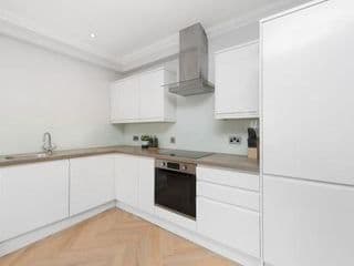 Pleasing 2bed flat 10min to Wimbledon tennis court - Photo 11