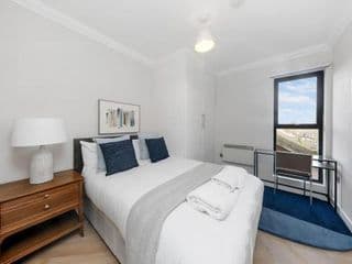 Pleasing 2bed flat 10min to Wimbledon tennis court - Photo 12