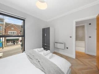 Pleasing 2bed flat 10min to Wimbledon tennis court - Photo 5