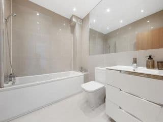 Pleasing 2bed flat 10min to Wimbledon tennis court - Photo 9