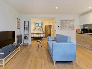 Luxury one bedroom Greenwich studio apartment near Canary Wharf by UnderTheDoormat - Photo 11