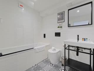 Luxury one bedroom Greenwich studio apartment near Canary Wharf by UnderTheDoormat - Photo 19