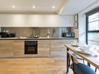 Luxury one bedroom Greenwich studio apartment near Canary Wharf by UnderTheDoormat - Photo 4