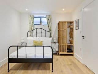 Luxury one bedroom Greenwich studio apartment near Canary Wharf by UnderTheDoormat - Photo 6