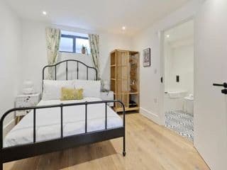 Luxury one bedroom Greenwich studio apartment near Canary Wharf by UnderTheDoormat - Photo 7