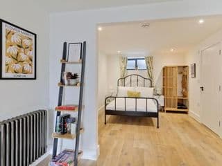 Luxury one bedroom Greenwich studio apartment near Canary Wharf by UnderTheDoormat - Photo 8