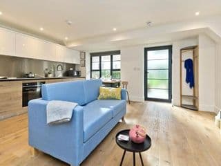 Luxury one bedroom Greenwich studio apartment near Canary Wharf by UnderTheDoormat - Photo 10