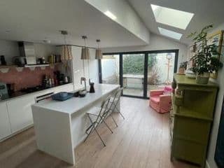 Stylish & Spacious 2 Bedroom House in Brixton - Photo 2