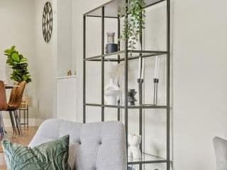 NEW Stunning 3 Bed Apt with Outside Space - Photo 2