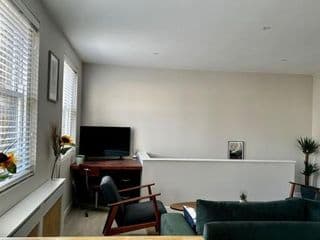 Sienna's 2 - bedroom apartment, London, N1. - Photo 9