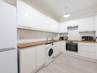 Beautiful Victorian Near Tube Station Ensuite Bed - Photo 17