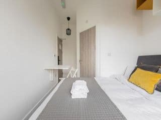 Ensuite Bedroom Sleeps 2 Close to Tufnell Park - Photo 11