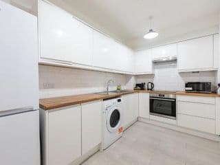 Ensuite Bedroom Sleeps 2 Close to Tufnell Park - Photo 14