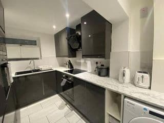 Luxury 4 bedroom house - Photo 13