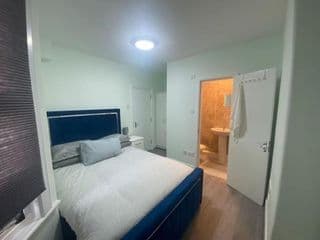 Luxury 4 bedroom house - Photo 17