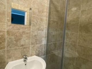 Luxury 4 bedroom house - Photo 22