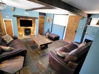 Castle Hill Cottage on a Scheduled Monument - Photo 20