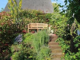 Castle Hill Cottage on a Scheduled Monument - Photo 21