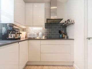 Pass the Keys Luxurious Flat with Large Private Terrace - Photo 6
