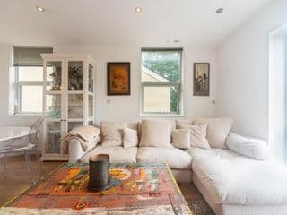 Pass the Keys Luxurious Flat with Large Private Terrace - Photo 8