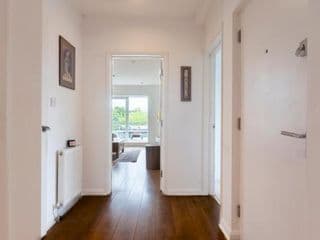 Pass the Keys Luxurious Flat with Large Private Terrace - Photo 10