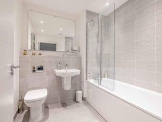 STYLISH HOME @ VIRGINIA WATER LAKE & FREE PARKING - Photo 13