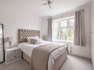 STYLISH HOME @ VIRGINIA WATER LAKE & FREE PARKING - Photo 14