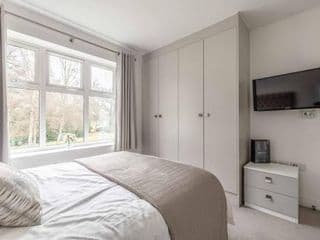STYLISH HOME @ VIRGINIA WATER LAKE & FREE PARKING - Photo 16