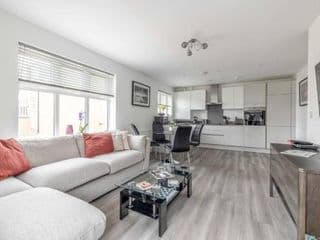 STYLISH HOME @ VIRGINIA WATER LAKE & FREE PARKING - Photo 4