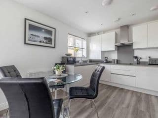 STYLISH HOME @ VIRGINIA WATER LAKE & FREE PARKING - Photo 7