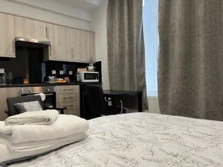 Entire Private Studio Apartment - Opposite Tube Station - Near Central London & Wembley - Photo 24