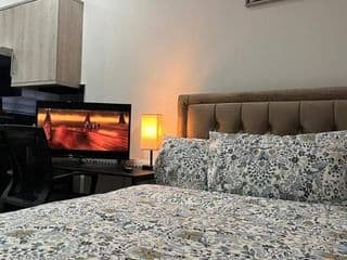 MIA Residence - Entire Studio apartment - City View - London - Next to Ealing Broadway Station - Photo 2