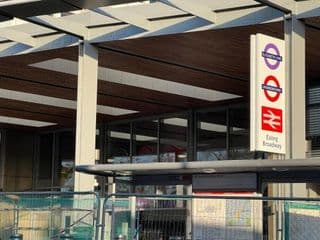 MIA Residence - Entire Studio apartment - City View - London - Next to Ealing Broadway Station - Photo 6