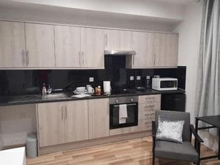 MIA Residence - Entire Studio apartment - City View - London - Next to Ealing Broadway Station - Photo 9