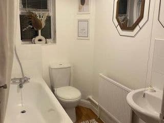 Luxury 2 Bedroom House - Photo 15