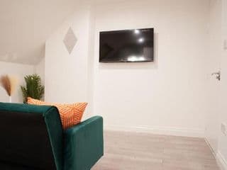 Peaceful Luxury Apartment - Photo 12