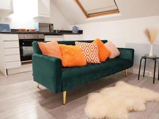 Peaceful Luxury Apartment - Photo 4