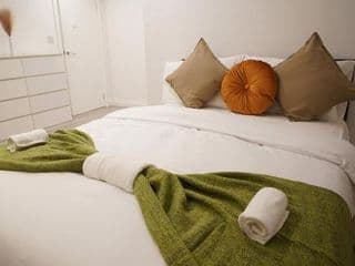 Peaceful Luxury Apartment - Photo 9