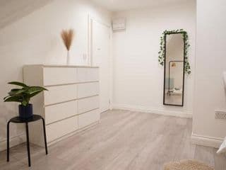 Peaceful Luxury Apartment - Photo 10